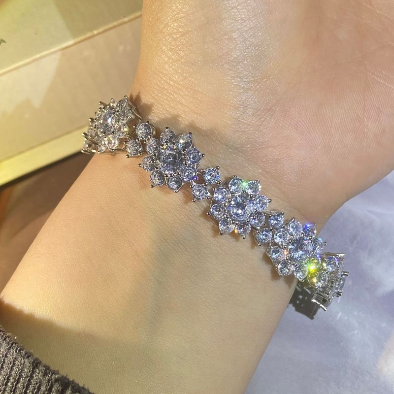 Trendy Flower Diamond Bracelet 100% 925 Sterling Silver Party Wedding bracelets Bangle for women Bridal Fine Engagement Jewerly
Trendy Flower Diamond Bracelet 100% 925 Sterling Silver Party Wedding bracelets Bangle for women Bridal Fine Engagement Jewerly