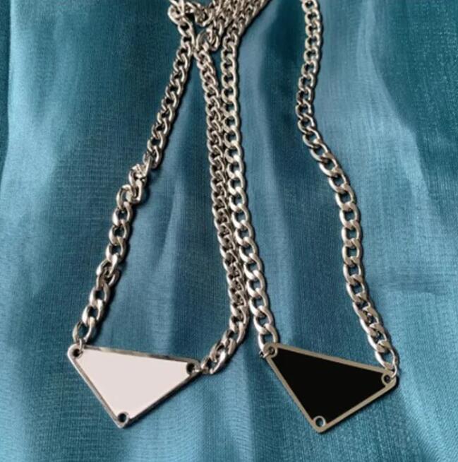 23ss Black White 2color Triangle Letter Pendant Necklace Brand Designer Link Chain Statement Jewelry Titanium Steel Necklaces Chain Men Women Unisex Gift
23ss Black White 2color Triangle Letter Pendant Necklace Brand Designer Link Chain Statement Jewelry Titanium Steel Necklaces Chain Men Women Unisex Gift