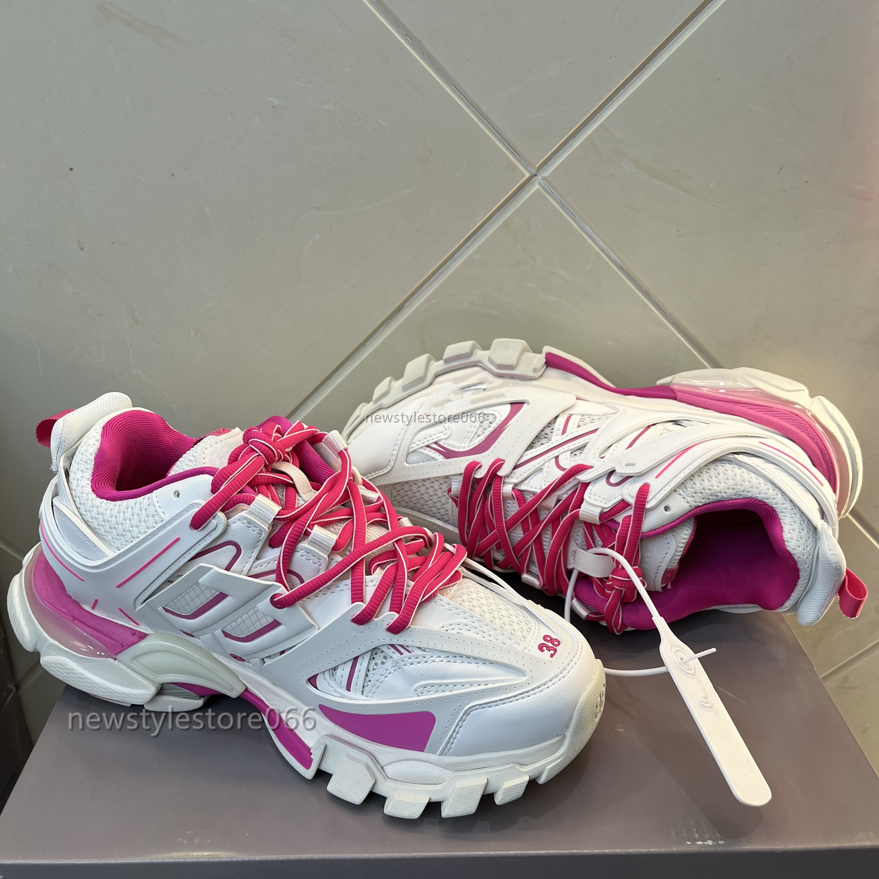 Balenciaga ConverseDress Shoes Designer 3.0 Sneakers Women Men Trainers Leather Shoes Nylon Printed 3M Triple S Sneaker Balenciagas Platform
Balenciaga ConverseDress Shoes Designer 3.0 Sneakers Women Men Trainers Leather Shoes Nylon Printed 3M Triple S Sneaker Balenciagas Platform