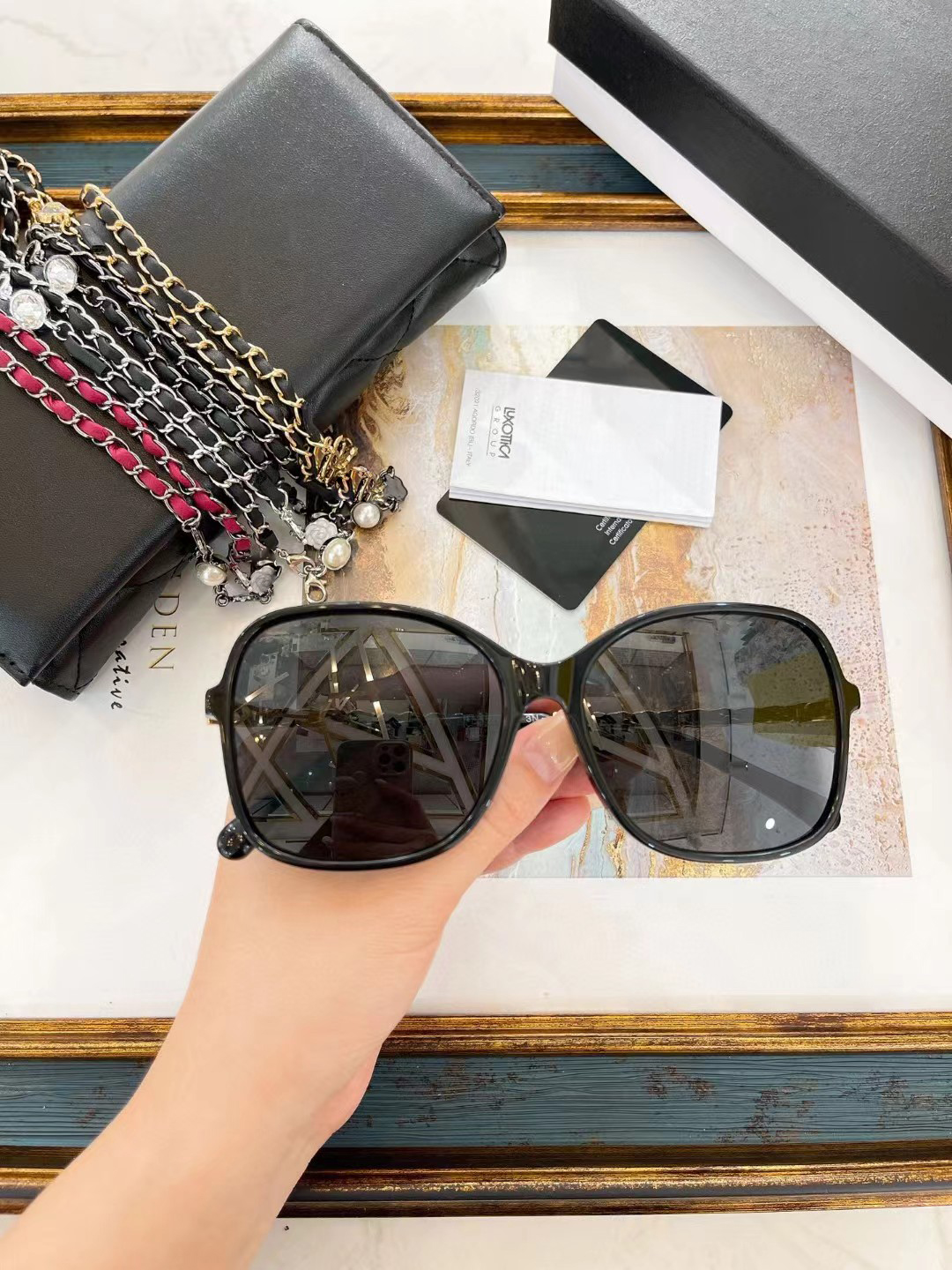 Men Sunglasses For Women Latest Selling Fashion Sun Glasses Mens Sunglass Gafas De Sol Glass UV400 Lens With Random Matching Box 5210
Men Sunglasses For Women Latest Selling Fashion Sun Glasses Mens Sunglass Gafas De Sol Glass UV400 Lens With Random Matching Box 5210