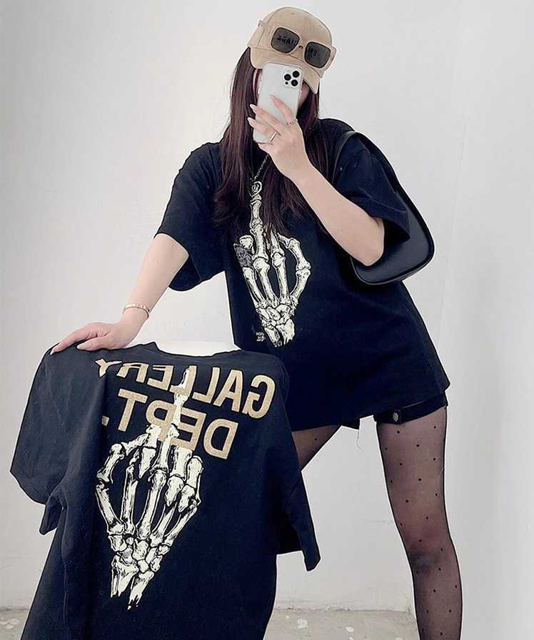 Fashion Designer Clothing Tees Rock Tshirt American High Street Galleryes deptes Skeleton Finger Short Sleeve Gold Stamped Summer Trend Washed Old T-shirt, Wash old black
Fashion Designer Clothing Tees Rock Tshirt American High Street Galleryes deptes Skeleton Finger Short Sleeve Gold Stamped Summer Trend Washed Old T-shirt, Wash old black