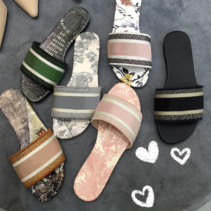 Designer Paris Embroidered Dazzle Slippers Womens Sandals Summer Beach Stripes Casual Flat Slippers Sliders women ladies flip flops Embroidery -42
Designer Paris Embroidered Dazzle Slippers Womens Sandals Summer Beach Stripes Casual Flat Slippers Sliders women ladies flip flops Embroidery -42