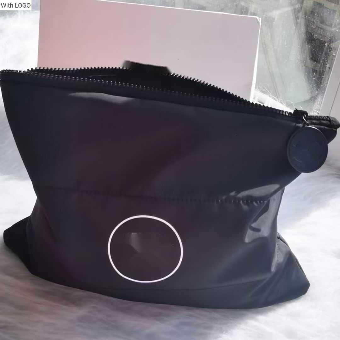 Stuff Sacks Luxury Brand design Letter CC bag Xiaoxiangfeng Makeup Bag Brand Gift Carrying Bag Women's Portable INS Advanced Sense Bag RU12
Stuff Sacks Luxury Brand design Letter CC bag Xiaoxiangfeng Makeup Bag Brand Gift Carrying Bag Women's Portable INS Advanced Sense Bag RU12