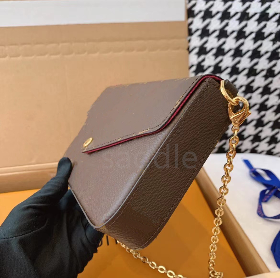 Multi Felicie Pochette Shoulder Bags Chains Wallet Woman Designer Purse Crossbody Purses Luxurys Handbags Women Chain Canvas Bag Strap Detachable High Quality, Red
Multi Felicie Pochette Shoulder Bags Chains Wallet Woman Designer Purse Crossbody Purses Luxurys Handbags Women Chain Canvas Bag Strap Detachable High Quality, Red
