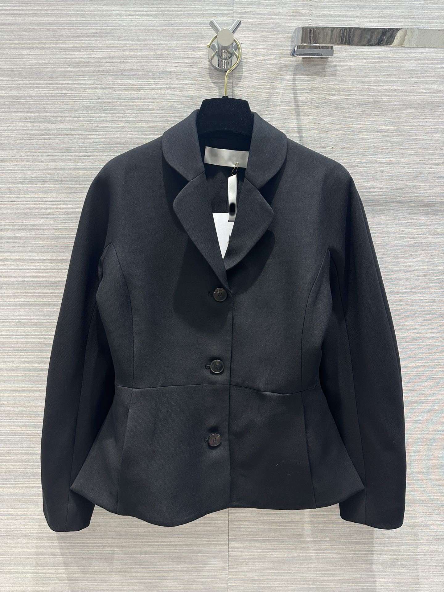 Milan Runway Coats 2023 New Autumn Women' Jackets Lapel Neck Long Sleeve Designer Brand Same Style Outerwear 0419-2, White
Milan Runway Coats 2023 New Autumn Women' Jackets Lapel Neck Long Sleeve Designer Brand Same Style Outerwear 0419-2, White