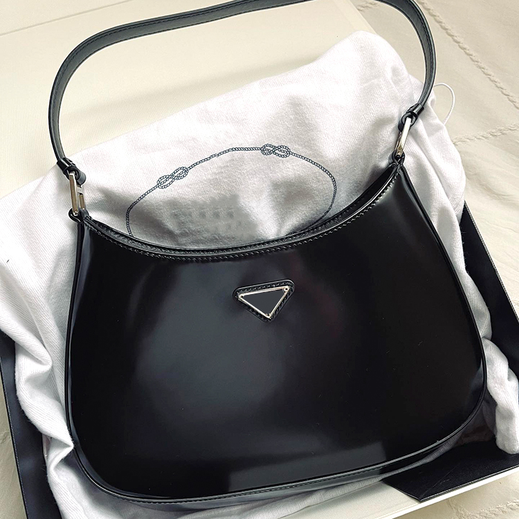 Leather Metal fittings triangle Prad hand bag Magnetic snap closure womens mens Shoulder Bag luxury crossbody handbag the tote designer black purse clutch Bags, Pink-small
Leather Metal fittings triangle Prad hand bag Magnetic snap closure womens mens Shoulder Bag luxury crossbody handbag the tote designer black purse clutch Bags, Pink-small