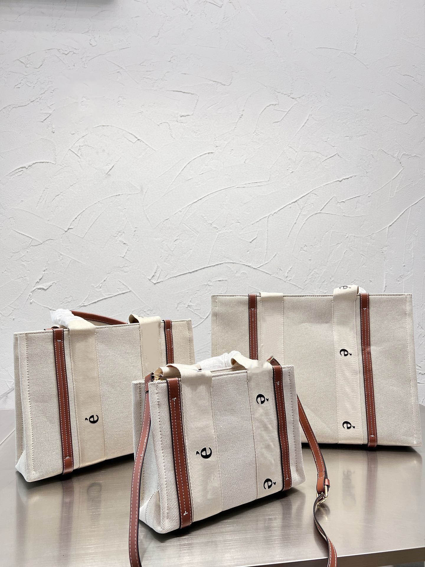 Luxury beach bag designer 2023 classic Large Capacity Three Sizes tote bag women shopping borsa fashion handbags causal sac, White
Luxury beach bag designer 2023 classic Large Capacity Three Sizes tote bag women shopping borsa fashion handbags causal sac, White