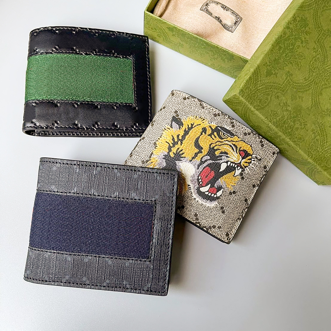 Fashion Luxury designer ophidi Marmont animal wallet men card holders Linen purse Genuine leather little bee snake small Coin purses holder lady Women's G Wallets, G black + webbing
Fashion Luxury designer ophidi Marmont animal wallet men card holders Linen purse Genuine leather little bee snake small Coin purses holder lady Women's G Wallets, G black + webbing
