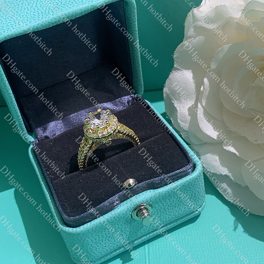 Vintage Gold Diamond Ring Luxury Women Band Rings High Quality Wedding Rings Designer Jewelry Gift for Girlfriend
Vintage Gold Diamond Ring Luxury Women Band Rings High Quality Wedding Rings Designer Jewelry Gift for Girlfriend