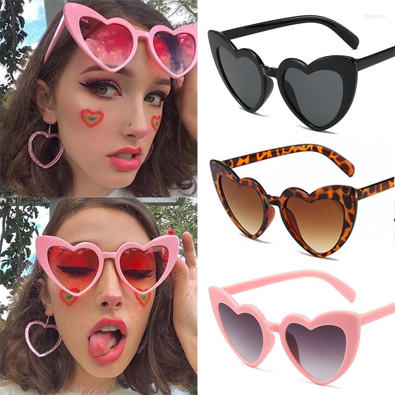 Sunglasses Vintage Heart Fashion Brand Designer Sun Glasses Female Big Frame Anti Uv Shades Uv400 Luxury Glitter Love Eyeglasses
Sunglasses Vintage Heart Fashion Brand Designer Sun Glasses Female Big Frame Anti Uv Shades Uv400 Luxury Glitter Love Eyeglasses