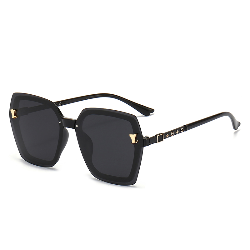 cartler Polarized sunglasses Photochromic alloy resin Sun protection Driving Travel Sports for man women Aviator Square Round Metal frame advanced feeling
cartler Polarized sunglasses Photochromic alloy resin Sun protection Driving Travel Sports for man women Aviator Square Round Metal frame advanced feeling