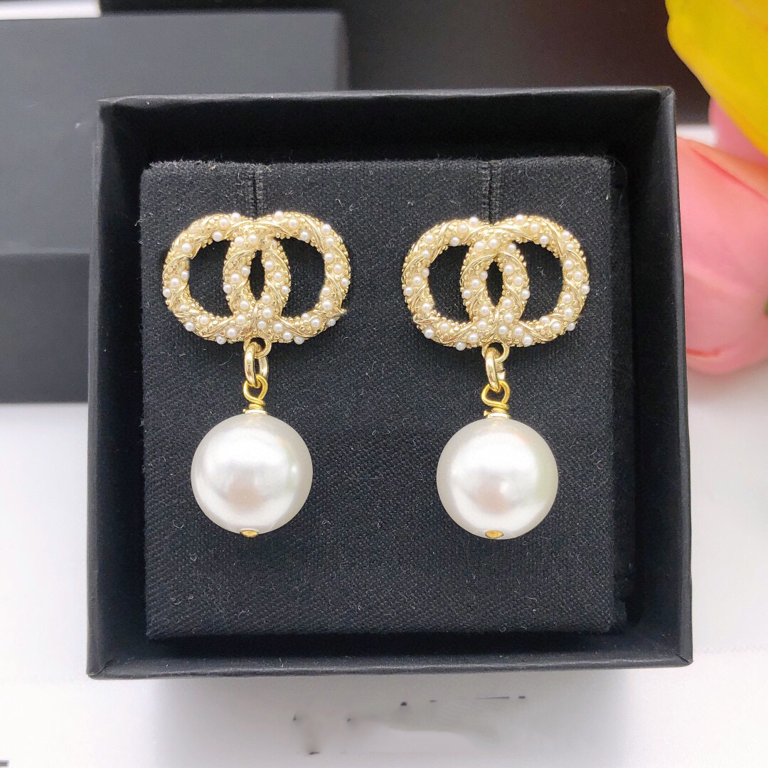 Designer C Earring Luxury Stud Earing Women Fashion Jewelry Metal Letter CCity Crystal Pearl Earrings cjeweler Woman Gift ohrringe 564312
Designer C Earring Luxury Stud Earing Women Fashion Jewelry Metal Letter CCity Crystal Pearl Earrings cjeweler Woman Gift ohrringe 564312