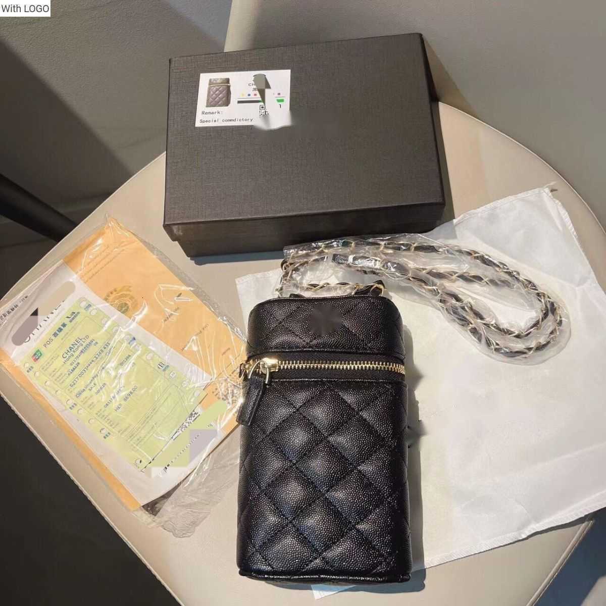Evening Bags Luxury Brand design Letter Quilted CC bag New Womens Bag 2023 Spring Chain Bag Small Square Bag Box Bag Small Fragrant Wind Live Broadcast Westernization
Evening Bags Luxury Brand design Letter Quilted CC bag New Womens Bag 2023 Spring Chain Bag Small Square Bag Box Bag Small Fragrant Wind Live Broadcast Westernization