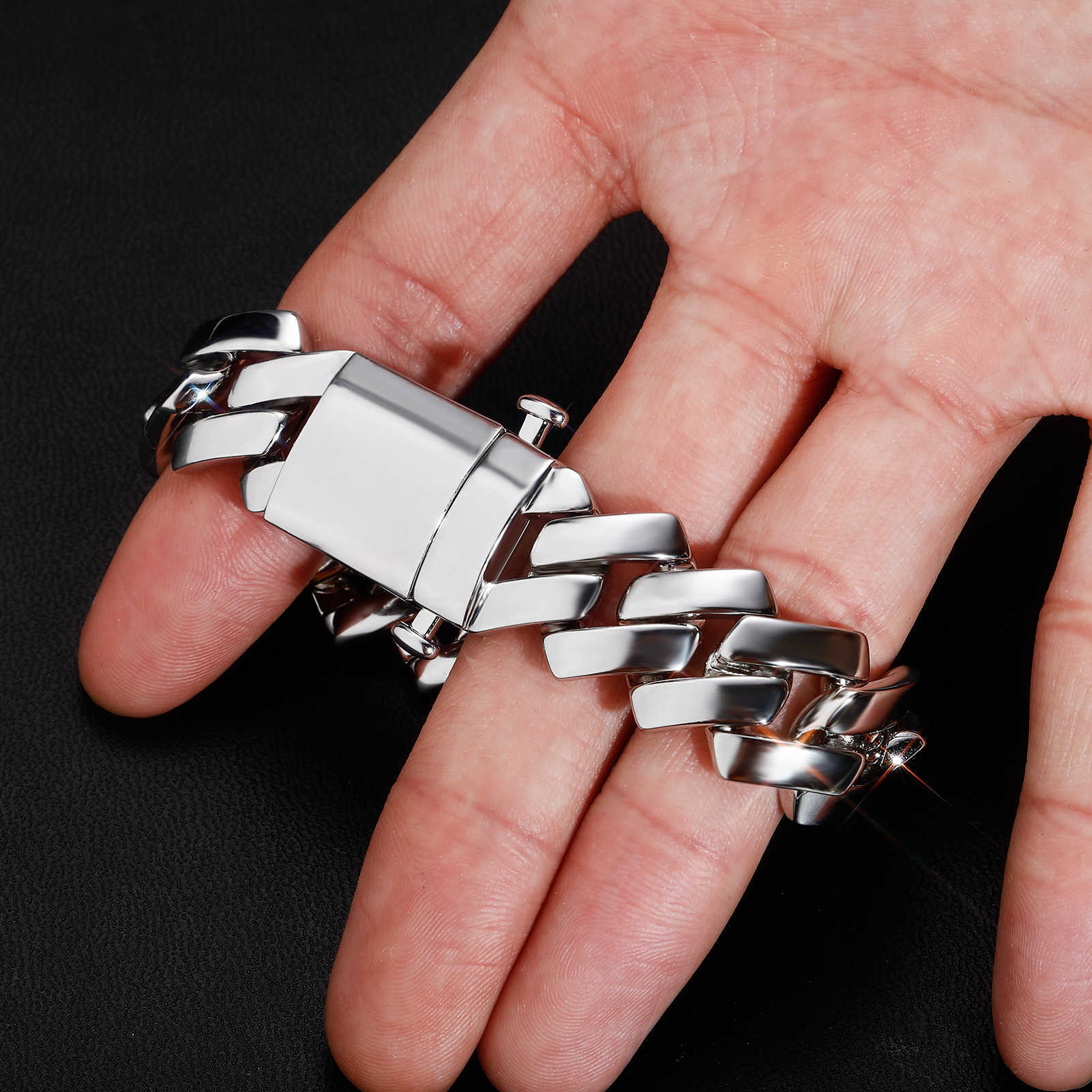 Hip Hop Smooth Cuban Link Chain Bracelet Spring Clasp Curb Chains Bracelets Wristband Necklace Ins Popular Men's Fashion Miami Rapper Wolf Tide J