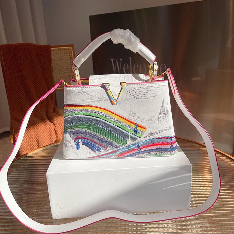 Leather handbag women Capucines bb shoulder bag Tote WOMEN luxurys designers leather crossbody bag wallet purse
Leather handbag women Capucines bb shoulder bag Tote WOMEN luxurys designers leather crossbody bag wallet purse