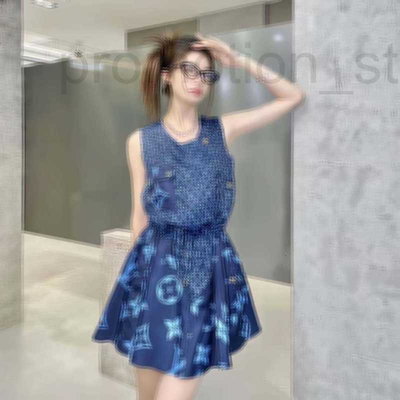Casual Dresses designer Spring/Summer Printed Dress Sleeveless Waist Wrapped Up with Multi Pocket Decorative Design Drawstring Strap at SMLXL V56R, Blue
Casual Dresses designer Spring/Summer Printed Dress Sleeveless Waist Wrapped Up with Multi Pocket Decorative Design Drawstring Strap at SMLXL V56R, Blue