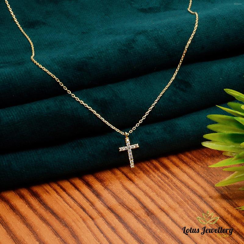 Pendant Necklaces Cubic Zirconia Cross Necklace18k Gold Plated Layering Jewelry Dainty For Women Religious Jewellery Gift
