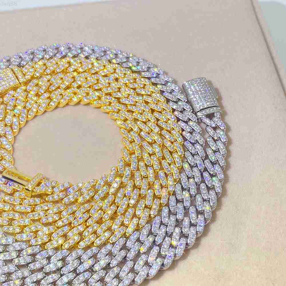 Wholesale custom iced out bling 8mm 20inches diamonds chain gold plated men women cuban necklaces
Wholesale custom iced out bling 8mm 20inches diamonds chain gold plated men women cuban necklaces
