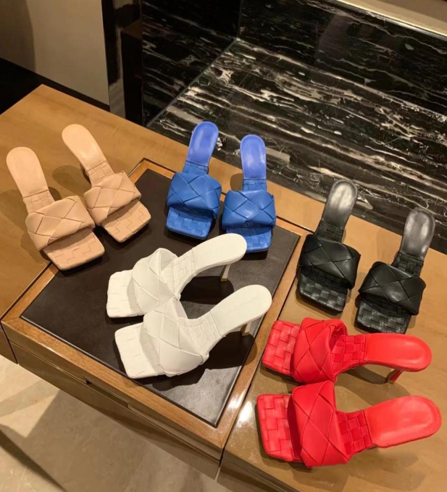 Classic Designer Women Flat Slippers Leather Top Mesh Sandals Woven Slippers SPARKLE STRETCH Ladies Casual Home Size 35413600383, Grey
Classic Designer Women Flat Slippers Leather Top Mesh Sandals Woven Slippers SPARKLE STRETCH Ladies Casual Home Size 35413600383, Grey