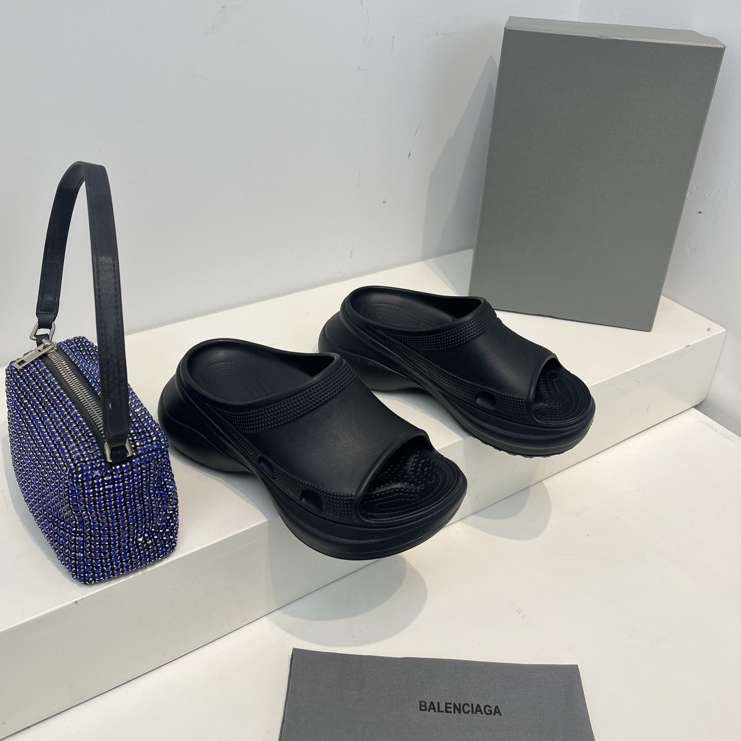 23 Women Men Slippers Fashion Triple S Flip Flops HardCroc Beach Pool Slides Sandals Sports Punk Style Rubber Rivet Slide Casual Foam Shoes Water Walker Trainer, #2
23 Women Men Slippers Fashion Triple S Flip Flops HardCroc Beach Pool Slides Sandals Sports Punk Style Rubber Rivet Slide Casual Foam Shoes Water Walker Trainer, #2