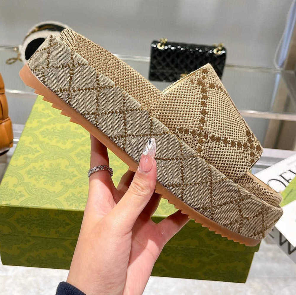 Women Paris Designer Slippers Wedge Pattern Embroidery G Letters Beach Casual Slides Flip Flops Ladies Platform Thick Bottom Increase, Multi wedge 10cm
Women Paris Designer Slippers Wedge Pattern Embroidery G Letters Beach Casual Slides Flip Flops Ladies Platform Thick Bottom Increase, Multi wedge 10cm