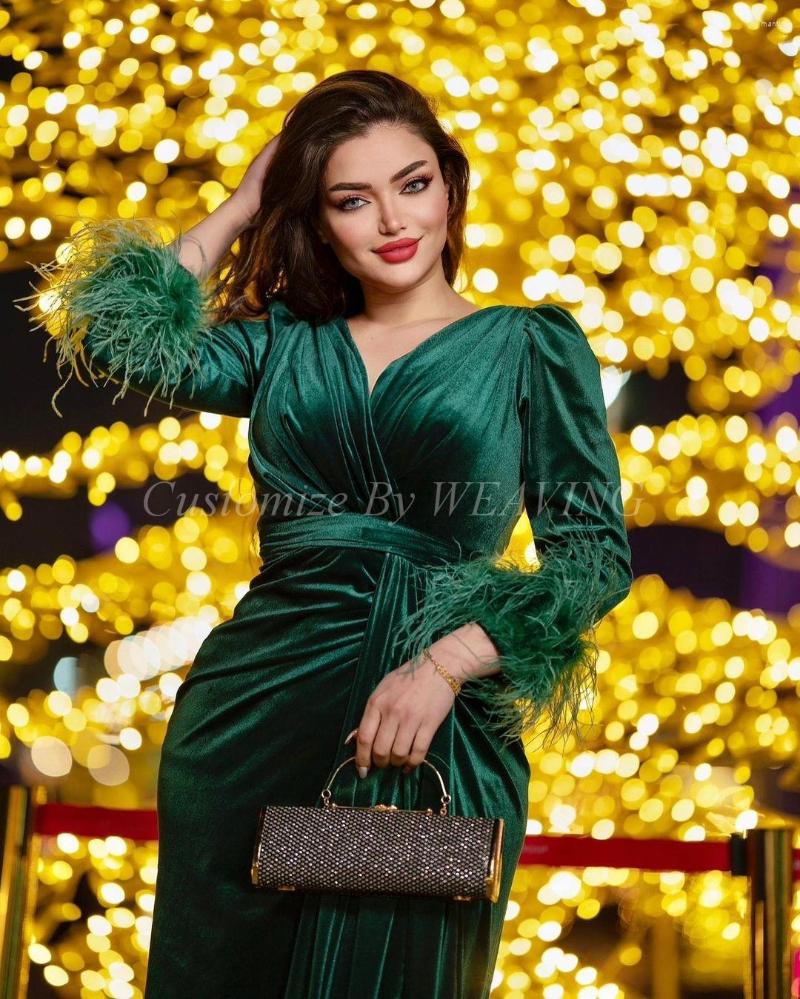 Party Dresses Green Velvet Long Sleeves Prom V Neck Front Split Pleated Feathers Floor Length Saudi Arabic Women Evening Dress, Black
Party Dresses Green Velvet Long Sleeves Prom V Neck Front Split Pleated Feathers Floor Length Saudi Arabic Women Evening Dress, Black