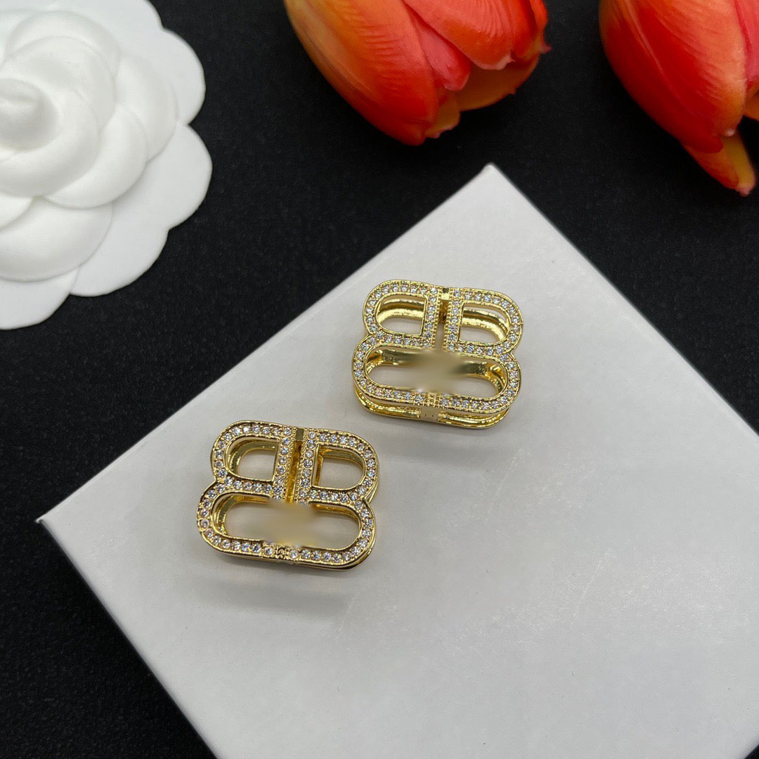 Gold Stud Earrings Simple Design Fashion Personality Metal Texture Earrings Ladies Hip Hop Style Shoes Bag Design Jewelry Accessories
Gold Stud Earrings Simple Design Fashion Personality Metal Texture Earrings Ladies Hip Hop Style Shoes Bag Design Jewelry Accessories