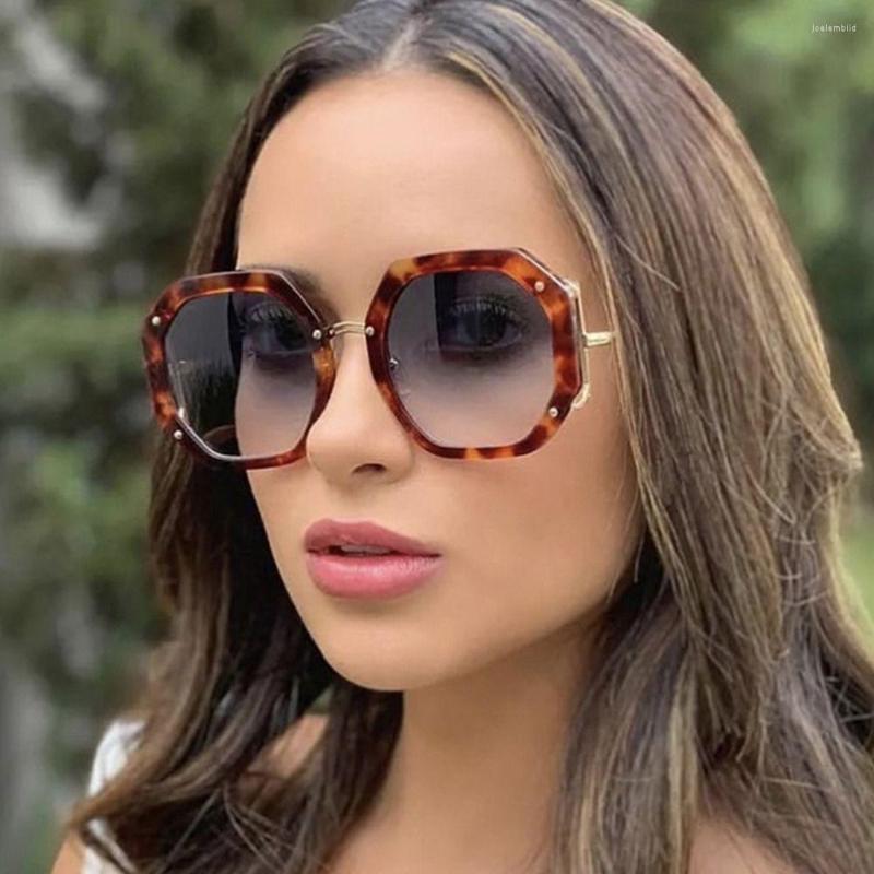 Sunglasses Vintage Oversized UV Protection Gradient Women's Polygonal Sun Glasses Men Shades Eyeglasses
Sunglasses Vintage Oversized UV Protection Gradient Women's Polygonal Sun Glasses Men Shades Eyeglasses