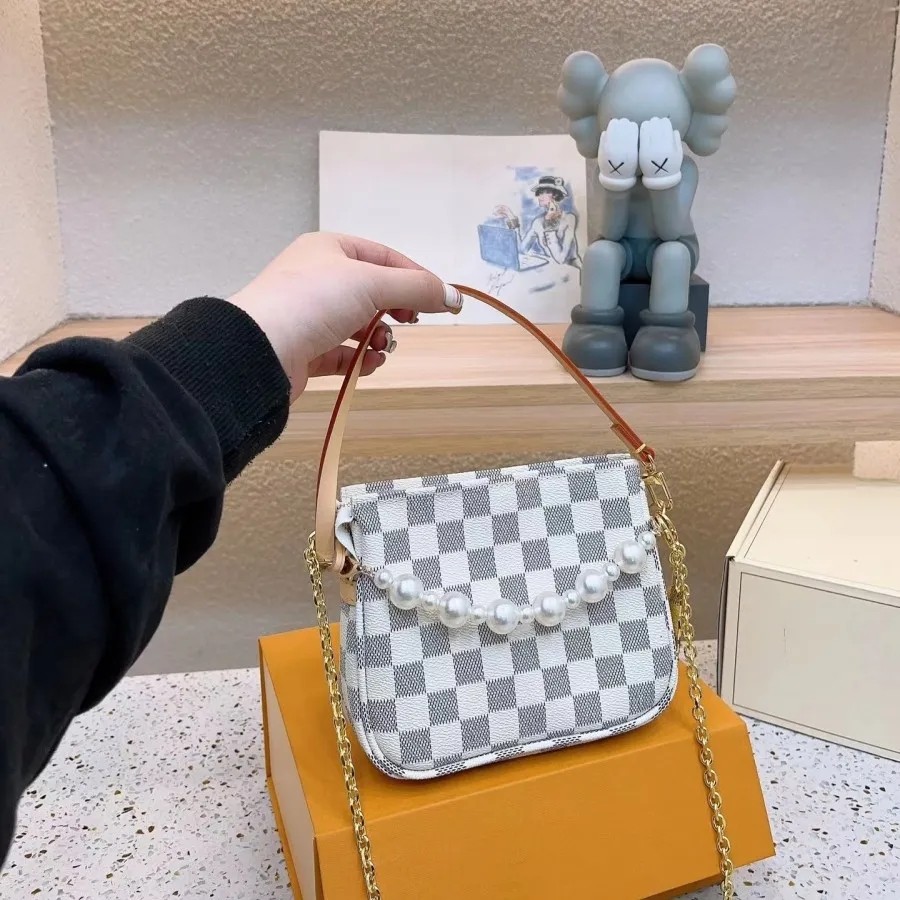2023 New Designer Women bag can salt and sweet extreme beauty luxury handbag fashion commuter crossbody bag versatile
2023 New Designer Women bag can salt and sweet extreme beauty luxury handbag fashion commuter crossbody bag versatile
