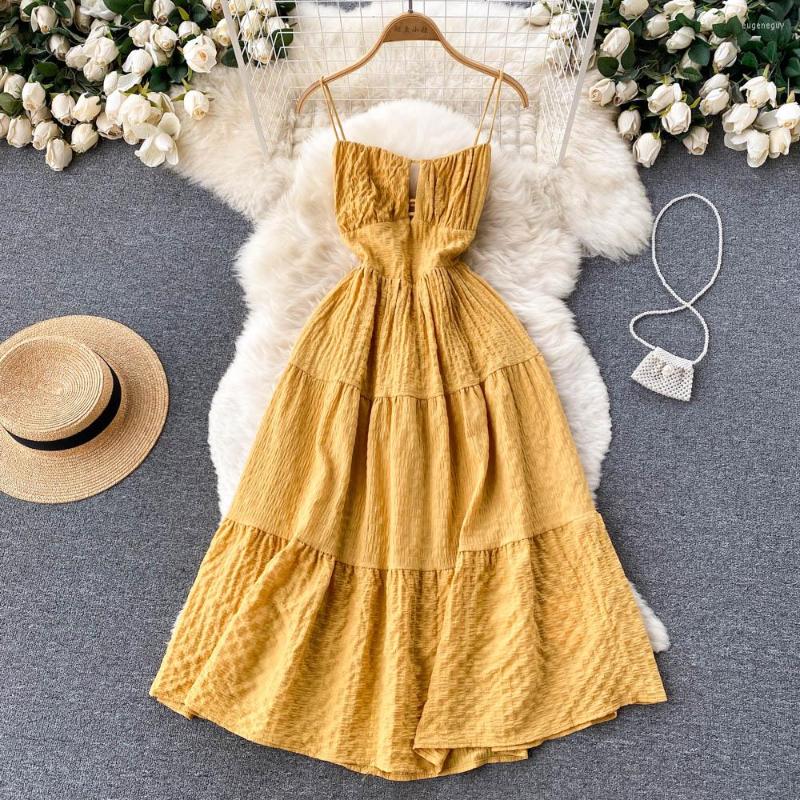 Casual Dresses Sexy Women Spaghetti Strap Beach Style Sleeveless Backless Vestidos Female A-Line Mid-Length Dress, White
Casual Dresses Sexy Women Spaghetti Strap Beach Style Sleeveless Backless Vestidos Female A-Line Mid-Length Dress, White