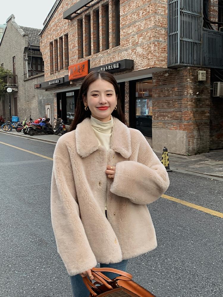 Fur Women Coats and Jackets Winter Genuine Real Lamb Wool Coat Women's Sheep Shearing Coat 2021 New Fur Turn Down Coats, Brown
Fur Women Coats and Jackets Winter Genuine Real Lamb Wool Coat Women's Sheep Shearing Coat 2021 New Fur Turn Down Coats, Brown