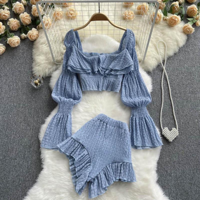 Women's Tracksuits French Niche Design Sense Ruffled Square Collar Bubble Long Sleeve Shirt High Waist Wide Leg Shorts Two-piece Set, Blue
Women's Tracksuits French Niche Design Sense Ruffled Square Collar Bubble Long Sleeve Shirt High Waist Wide Leg Shorts Two-piece Set, Blue
