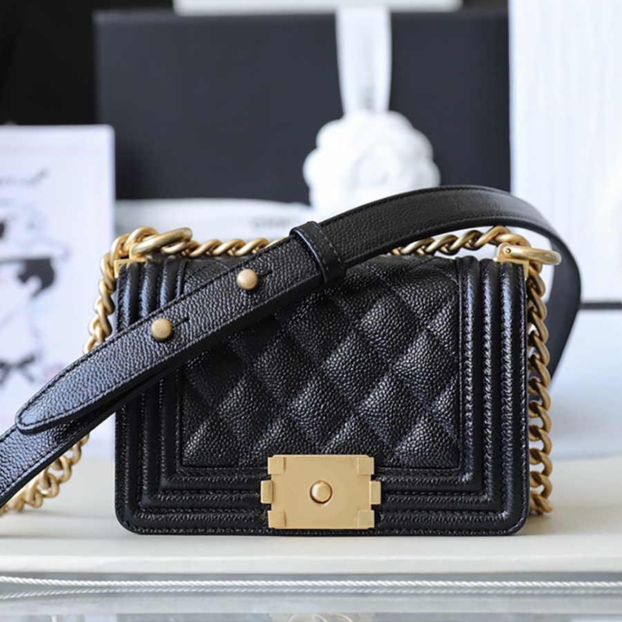 Designer Falp Bags Luxury Shoulder Bags 1:1 Quality Caviar Crossbody Bag 15cm With Box MC102
Designer Falp Bags Luxury Shoulder Bags 1:1 Quality Caviar Crossbody Bag 15cm With Box MC102