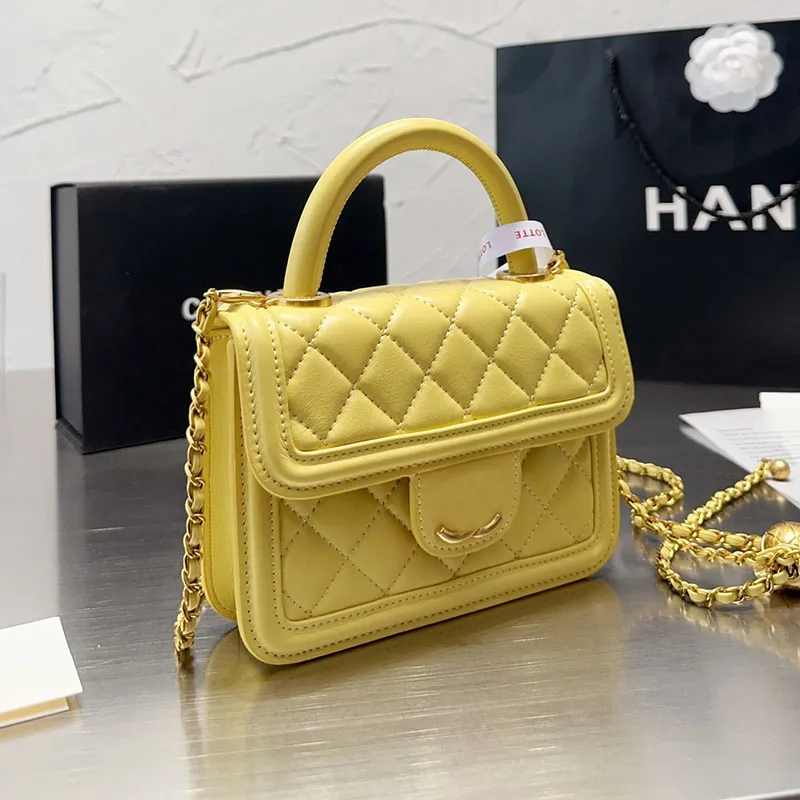 Luxury Designer Top Handle Messenger Flap Bag Women Tote Gold Ball Metal Hardware 7 Colors Lambskin Leather Matelasse Chain Crossbody Shoulder Handbag 18x12cm, Black
Luxury Designer Top Handle Messenger Flap Bag Women Tote Gold Ball Metal Hardware 7 Colors Lambskin Leather Matelasse Chain Crossbody Shoulder Handbag 18x12cm, Black