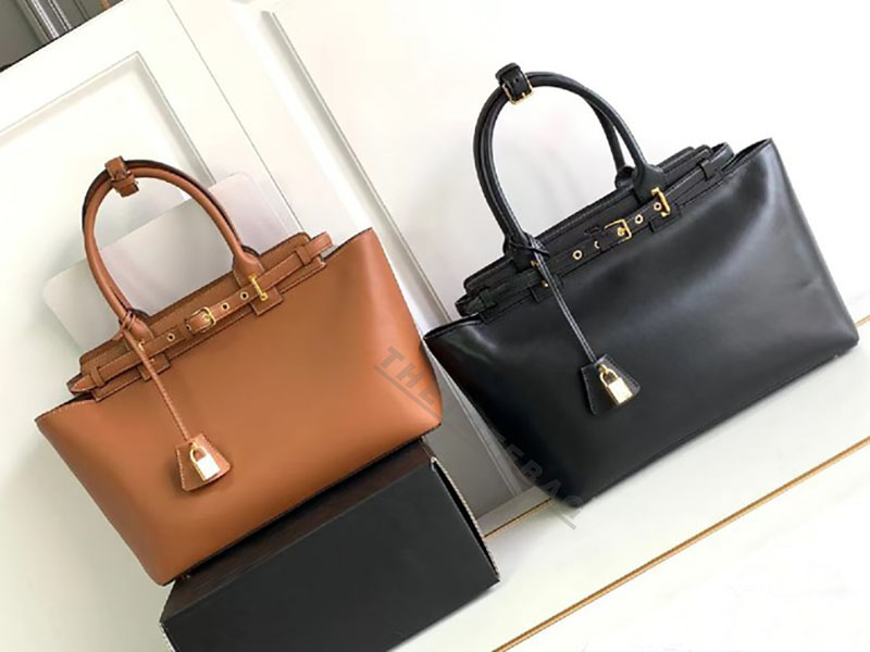23 Conti Bag In Supple Leather Classic Designer Hand Carry Large Capacity New Handbags Fashion Luxury Women Black Color Tan Tote Purse Bottom Studs
23 Conti Bag In Supple Leather Classic Designer Hand Carry Large Capacity New Handbags Fashion Luxury Women Black Color Tan Tote Purse Bottom Studs