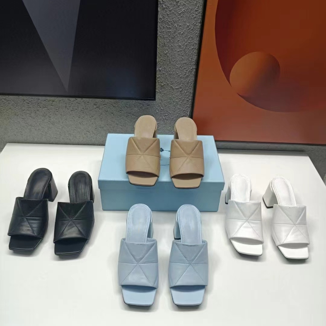 Slippers Brushed Leather Chunky Heeled pradas Slides For Woman Slipper Spring Summer Dress Mules Sandals Designers Mid Heels Slide Classic Wedding genuine Loafers
Slippers Brushed Leather Chunky Heeled pradas Slides For Woman Slipper Spring Summer Dress Mules Sandals Designers Mid Heels Slide Classic Wedding genuine Loafers