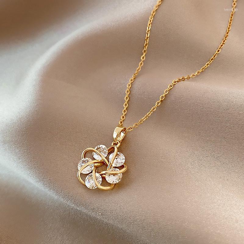 Chains Stainless Steel Geometric Flower Zircon Pendant Necklace Female Korean Trend Simple Wild Clavicle Chain Wholesale Couple
Chains Stainless Steel Geometric Flower Zircon Pendant Necklace Female Korean Trend Simple Wild Clavicle Chain Wholesale Couple