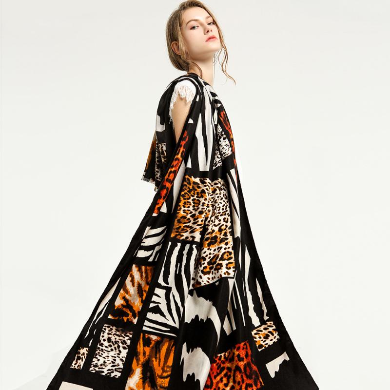 Scarves Women's Double-Sided Satin Orinted Zebra Leopard Scarf Autumn And Winter Cotton Oversized Thickened Shawl Apparel Accessories
Scarves Women's Double-Sided Satin Orinted Zebra Leopard Scarf Autumn And Winter Cotton Oversized Thickened Shawl Apparel Accessories