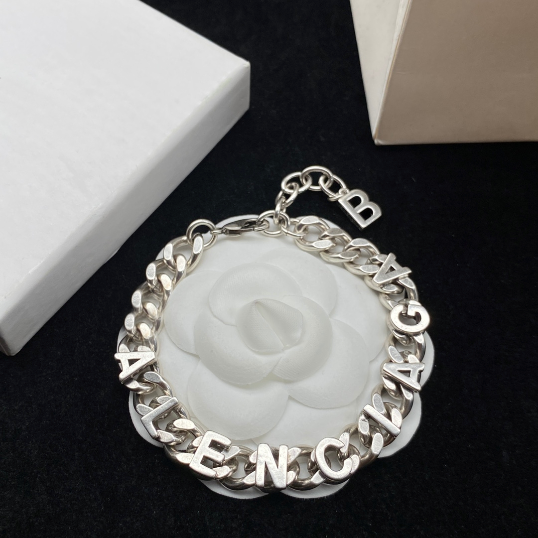 Bangle Plating Gold Bracelets Designer Luxury Chain Trendy Women Men Jewelry Wholesale Wedding Bridal Gifts
Bangle Plating Gold Bracelets Designer Luxury Chain Trendy Women Men Jewelry Wholesale Wedding Bridal Gifts