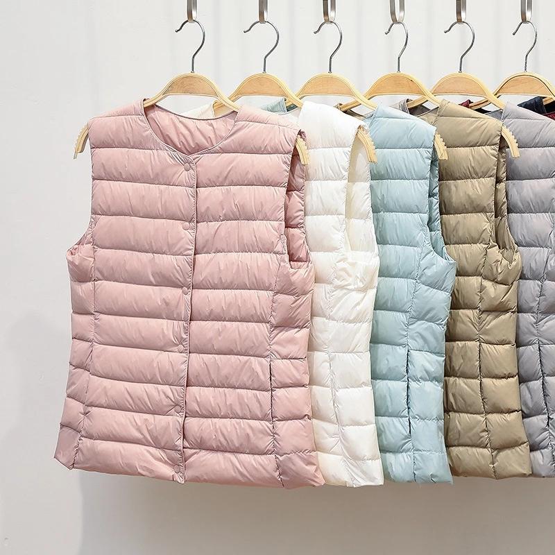 Parkas Ultralight Down Vest Women 2022 New Singlebreasted Sleeveless Women Duck Down Waistcoat Puffy Padded Warm Vest Jacket, Pink blue
Parkas Ultralight Down Vest Women 2022 New Singlebreasted Sleeveless Women Duck Down Waistcoat Puffy Padded Warm Vest Jacket, Pink blue