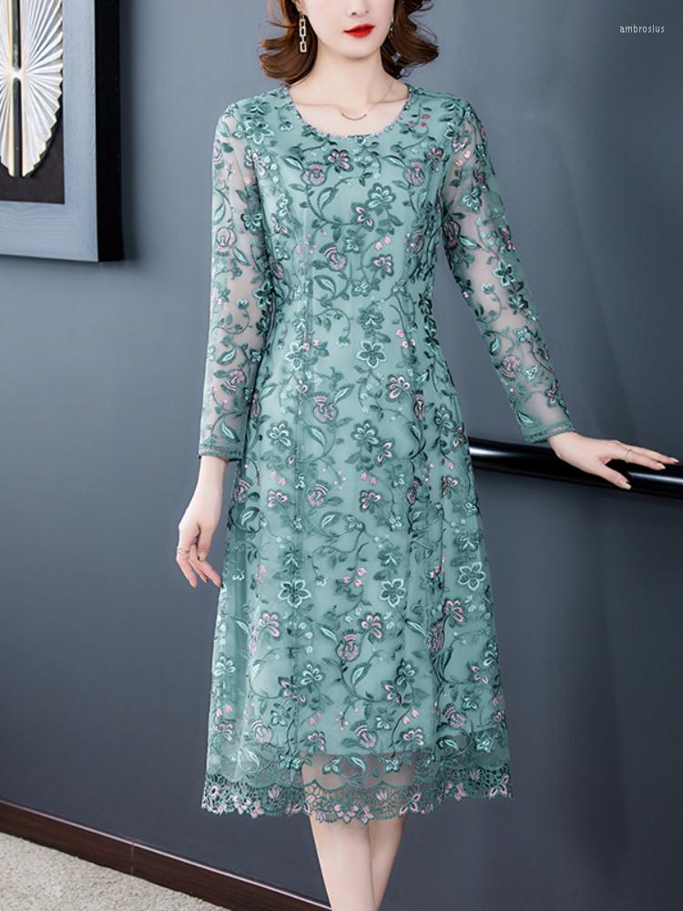 Casual Dresses 2023 Spring Summer Temperament Mesh Long Sleeve Lace Flower Embroidery Dress Round Neck Waist Slim Knee Length, As shown
Casual Dresses 2023 Spring Summer Temperament Mesh Long Sleeve Lace Flower Embroidery Dress Round Neck Waist Slim Knee Length, As shown