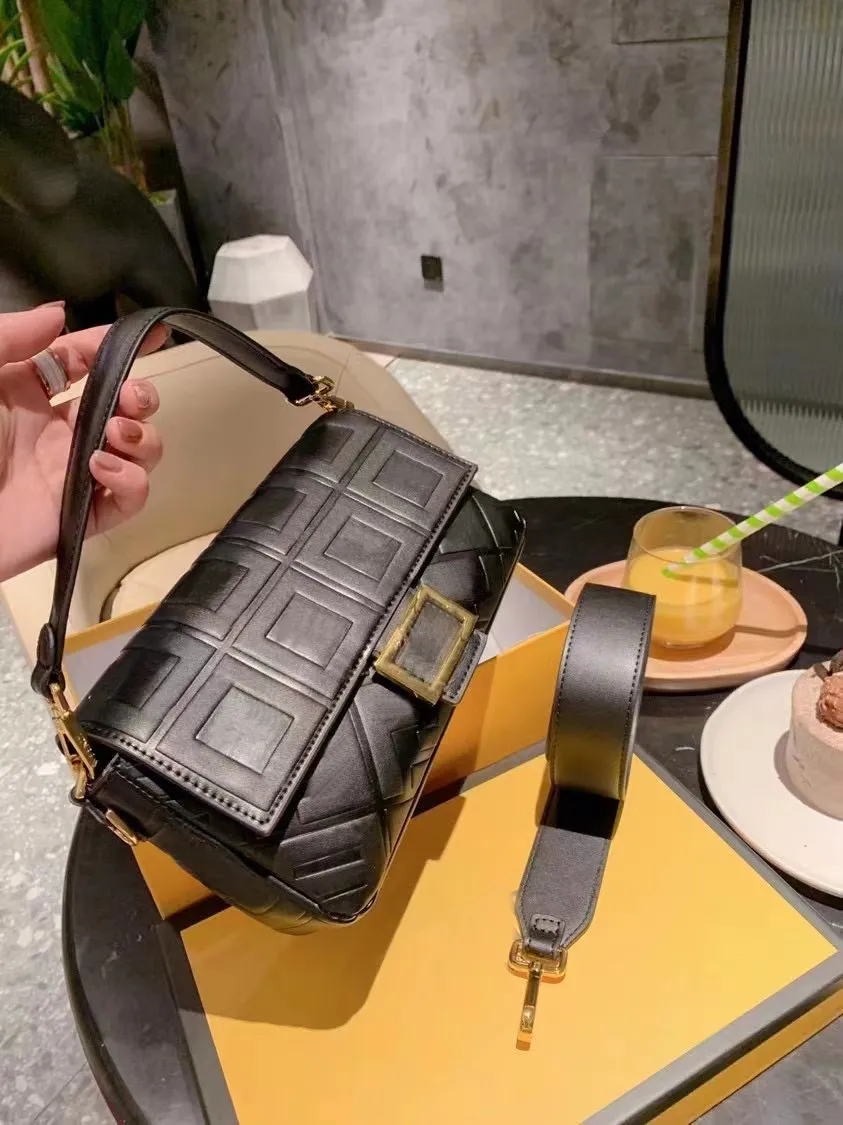 Women handbag luxury brand designer shoulder Fashion 5A bag chain lambskin and metal hardware Crossbody bags will never fade wallet with box
Women handbag luxury brand designer shoulder Fashion 5A bag chain lambskin and metal hardware Crossbody bags will never fade wallet with box