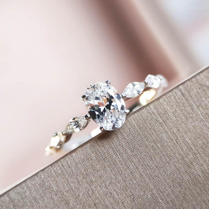 Cluster Rings Big Crystal Wedding For Women High-end Pigeon Egg Shaped Cubic Zirconia Oval Silver Color Fashion Jewelry
Cluster Rings Big Crystal Wedding For Women High-end Pigeon Egg Shaped Cubic Zirconia Oval Silver Color Fashion Jewelry