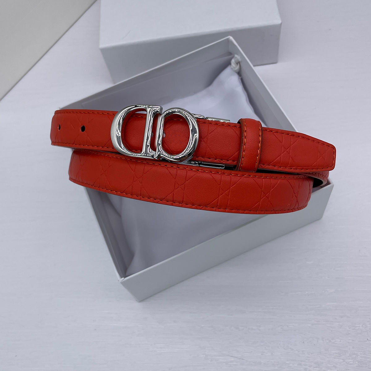 Fashion Designer Belt Womens Designer Belt Designer Luxury Youth Genuine Leather 2.5CM Thin Waist Belt Gold Silver with Letters D C With box
Fashion Designer Belt Womens Designer Belt Designer Luxury Youth Genuine Leather 2.5CM Thin Waist Belt Gold Silver with Letters D C With box