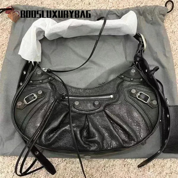 Womens Shoulder Bags Designer Genuine Leather Le Cagole Motorcycle Bag For Women Luxury Fashion Crossbody Pink Mini Small Crocodiles Black Silver Red White With Box, Green
Womens Shoulder Bags Designer Genuine Leather Le Cagole Motorcycle Bag For Women Luxury Fashion Crossbody Pink Mini Small Crocodiles Black Silver Red White With Box, Green