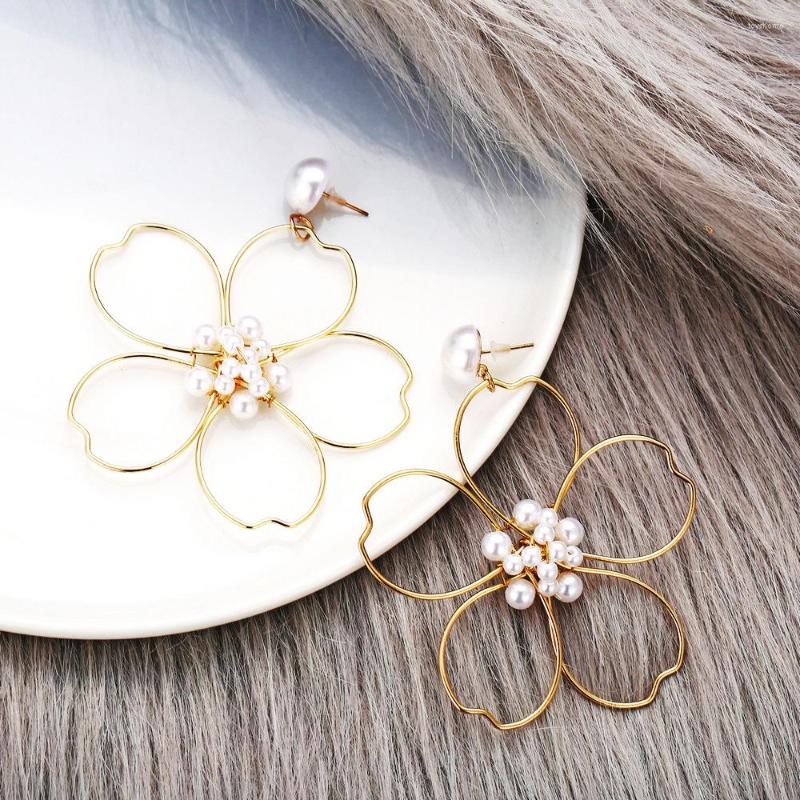 Dangle Earrings Fashion Hollow Flower Simulated-pearl Temperament Piercing Jewelry Creative Simple For Women Bijouteria Arete
Dangle Earrings Fashion Hollow Flower Simulated-pearl Temperament Piercing Jewelry Creative Simple For Women Bijouteria Arete