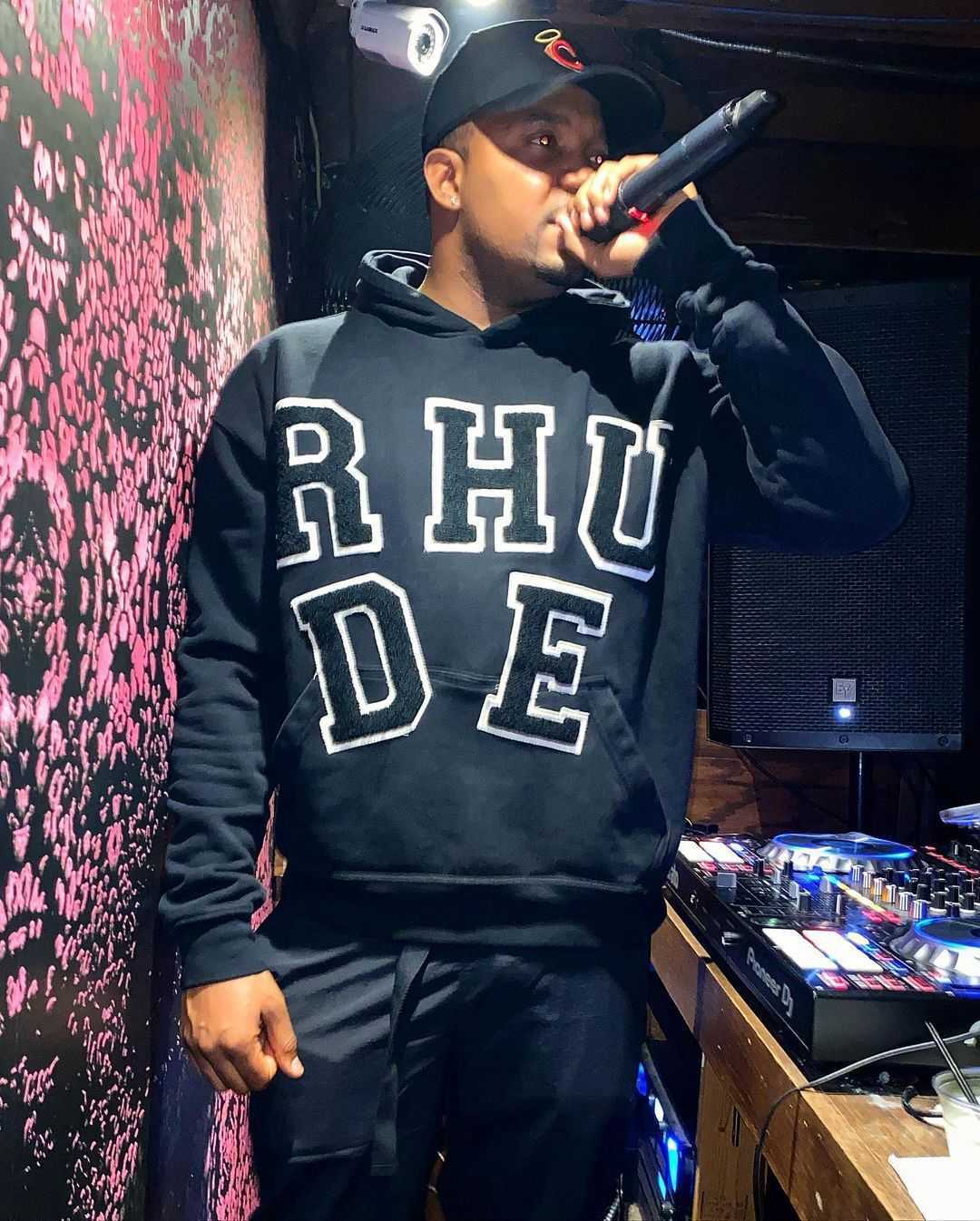 Designer Clothing Hoodies Fashion Sweatshirts Rhude Chenille Patch Letter Towel Embroidery High Street Loose Thin Hooded Sweater men women Streetwear jacket, Shipping fee
Designer Clothing Hoodies Fashion Sweatshirts Rhude Chenille Patch Letter Towel Embroidery High Street Loose Thin Hooded Sweater men women Streetwear jacket, Shipping fee