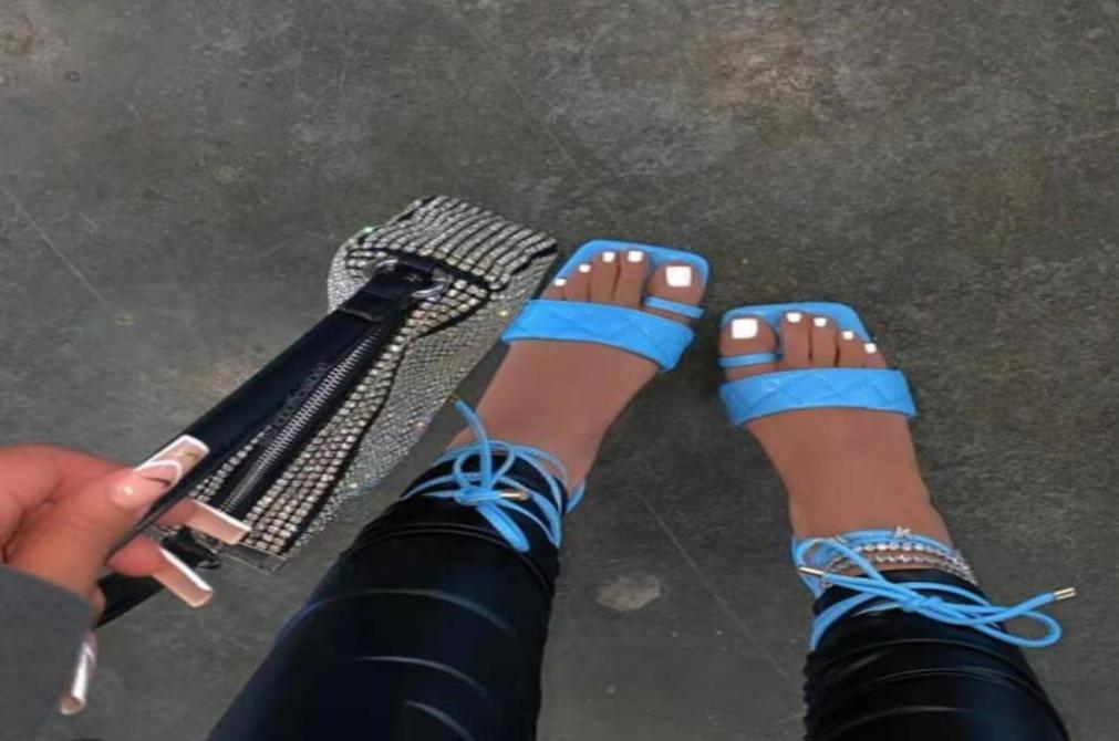 Slippers 2021 Summer Women Square Headgear Toe Ring Strap Roman Sandals Female Large Size Flat Outer Sandalsms3564997, White
Slippers 2021 Summer Women Square Headgear Toe Ring Strap Roman Sandals Female Large Size Flat Outer Sandalsms3564997, White