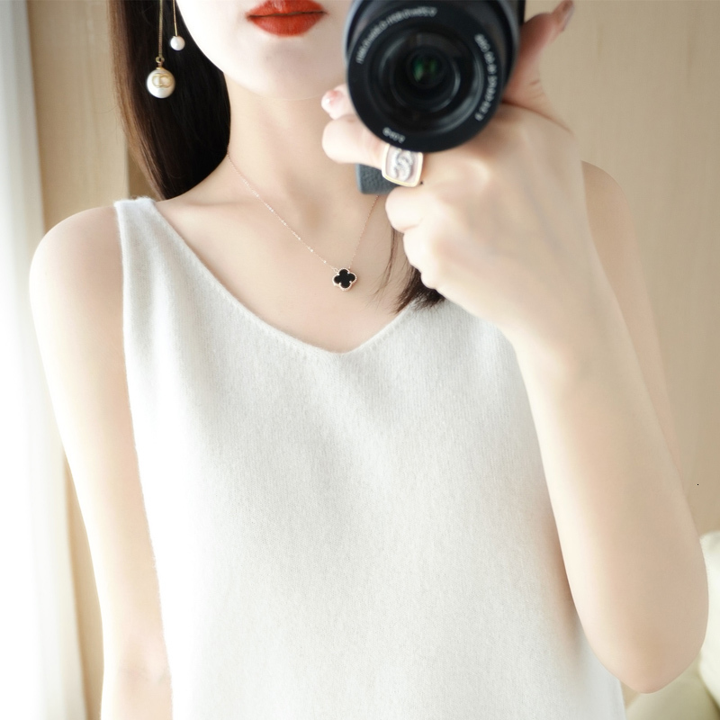 Camisoles Tanks Korean Fashion Women's Top Sexy Backless Wool V-Neck Camisole Plus Size Knit Sleeveless T-Shirt 230420