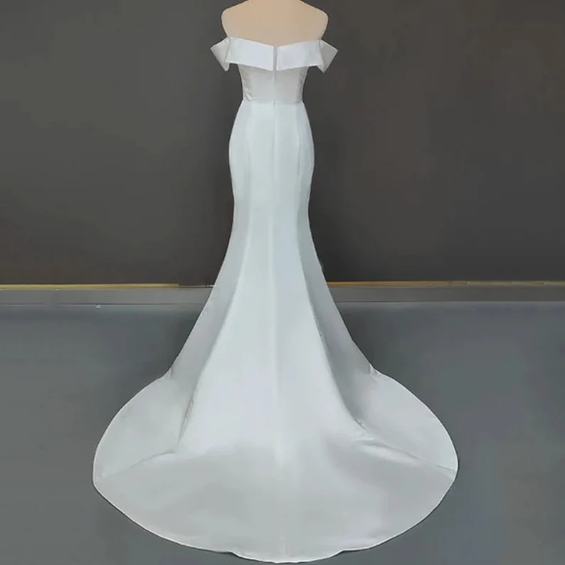 Elegant Satin Mermaid Wedding Dresses Bridal Gown Strapless Off The Shoulder Sweep Train Chapel Bridal Dress